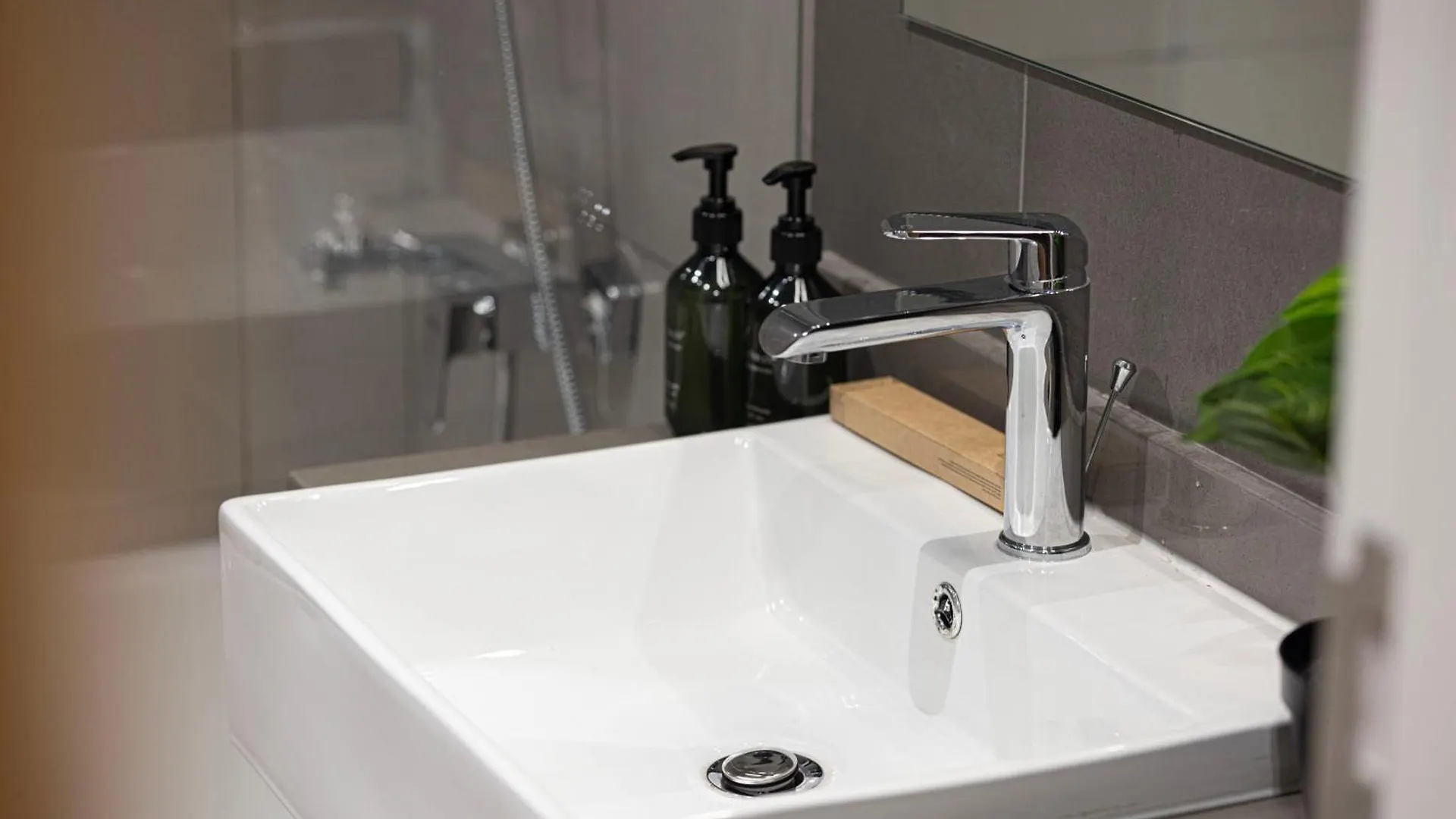 The Pebble Studio By Blue Cloud Holidays Sharjah Appartement